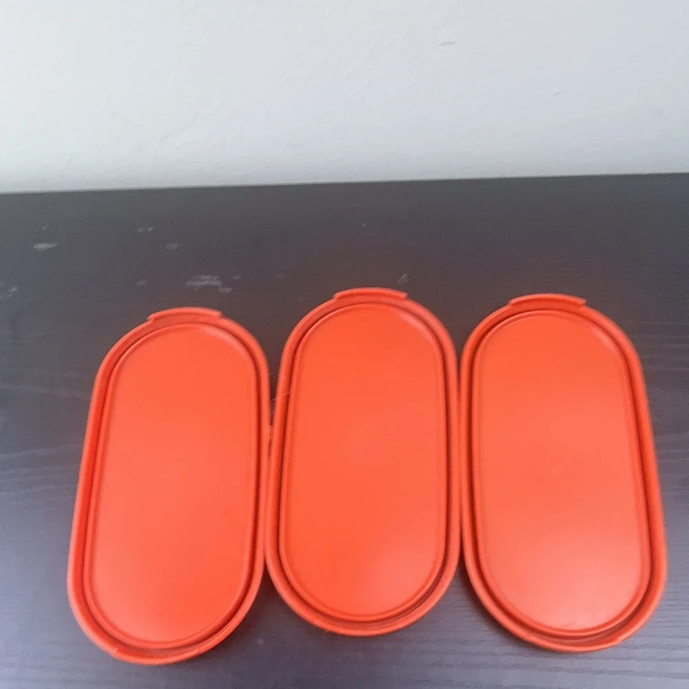 Tupperware Red Oval Snap Lids 18 oz Replacement Plastic Seal Set of 3